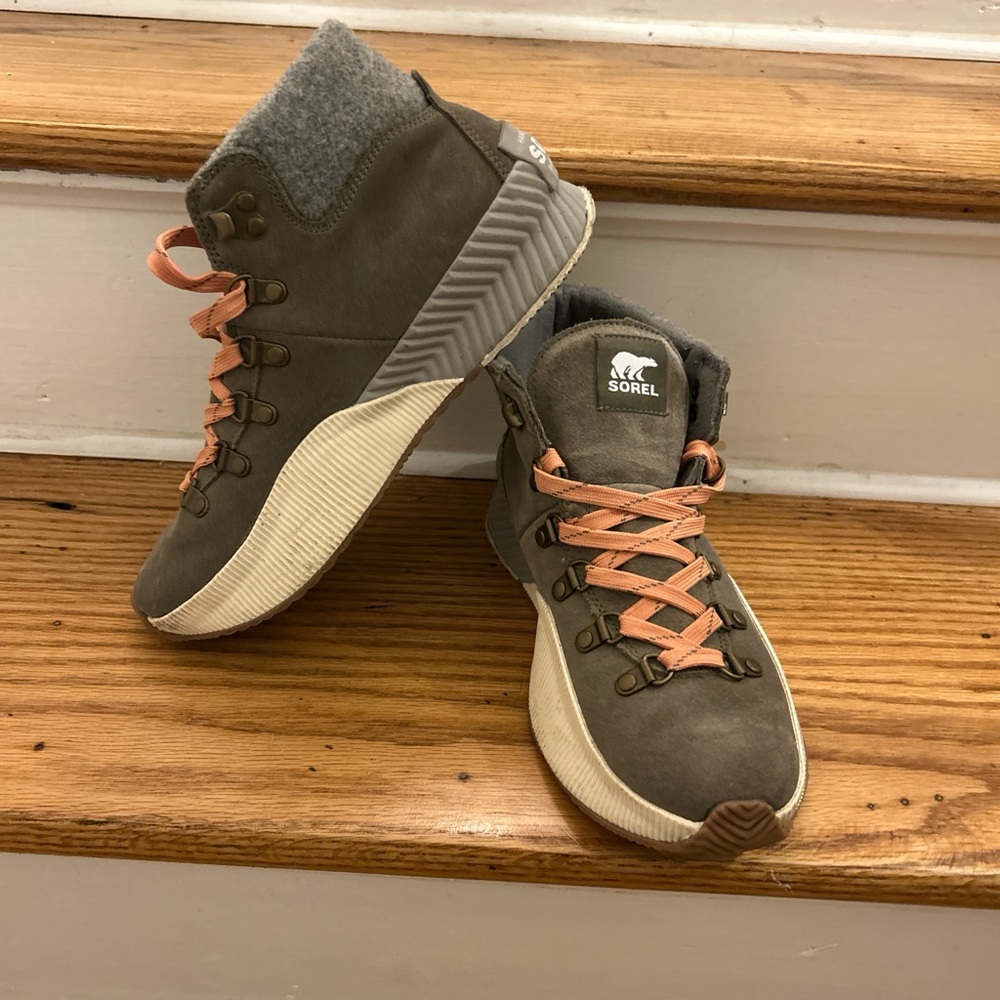 Sorel Gray and Tan High-Top Sneakers
